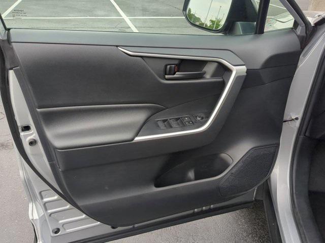 Photo of 2019 Silver Sky Metallic Toyota RAV4 Hybrid