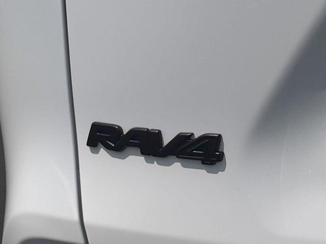 Photo of 2024 Ice Cap Toyota RAV4