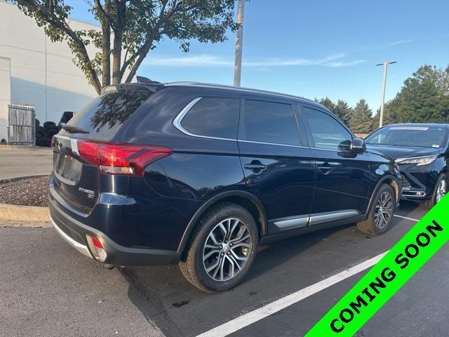 Photo of 2017 Cosmic Blue Metallic Mitsubishi Outlander
