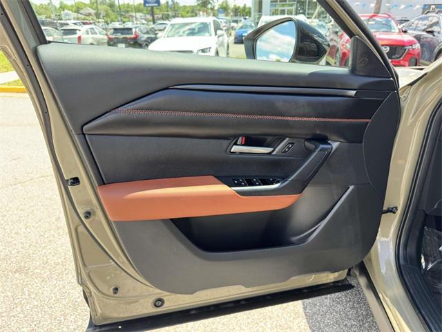 Photo of 2024 Zircon Sand Metallic Mazda CX-50