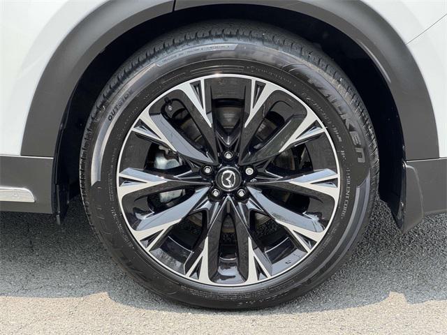 Photo of 2025 Rhodium White Premium Mazda CX-90 PHEV
