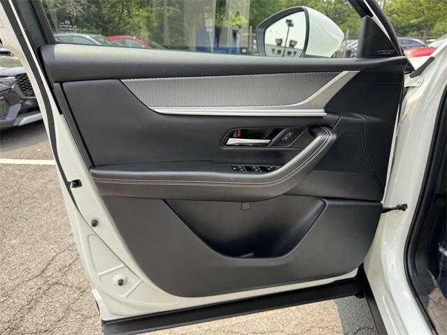 Photo of 2025 Rhodium White Premium Mazda CX-90 PHEV