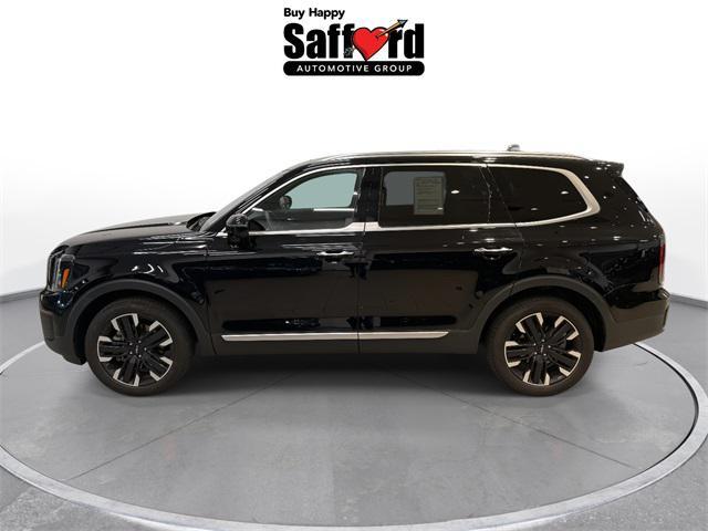 Photo of 2024 Ebony Black Kia Telluride