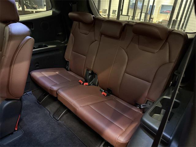 Photo of 2024 Ebony Black Kia Telluride