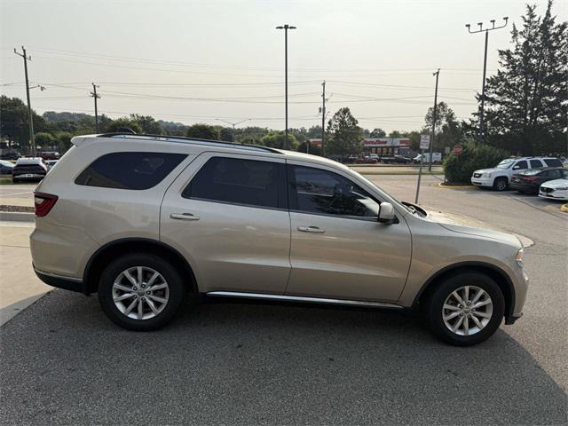 Photo of 2014 Sandstone Pearlcoat Dodge Durango