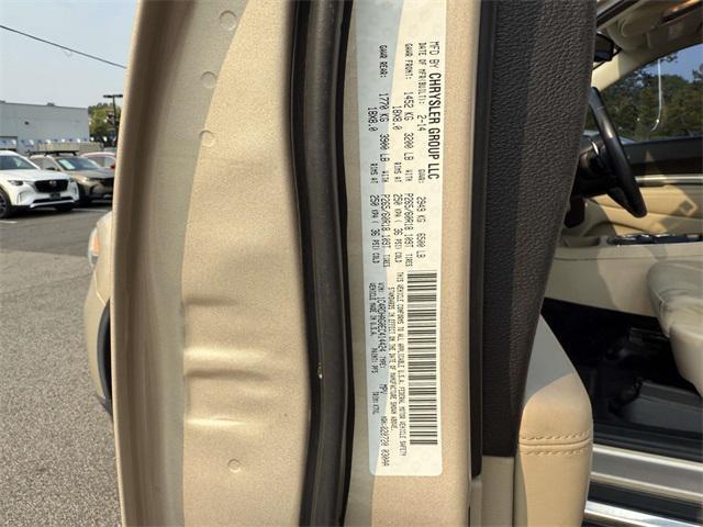 Photo of 2014 Sandstone Pearlcoat Dodge Durango