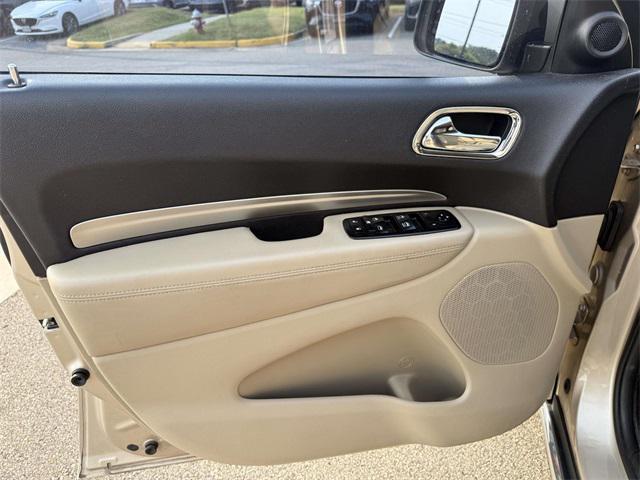 Photo of 2014 Sandstone Pearlcoat Dodge Durango