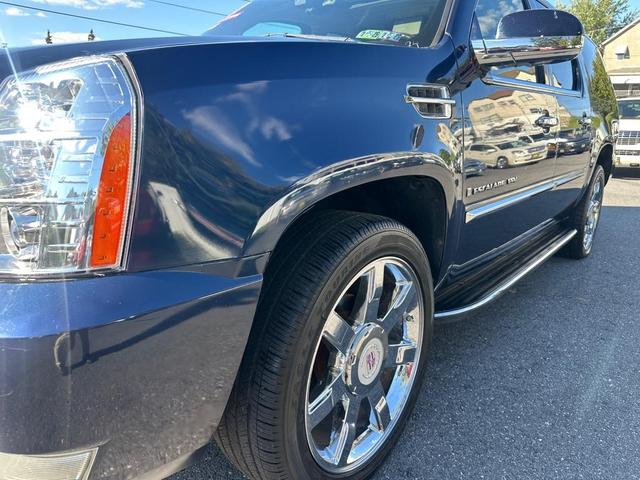 Photo of 2008 Dark Blue Cadillac Escalade ESV