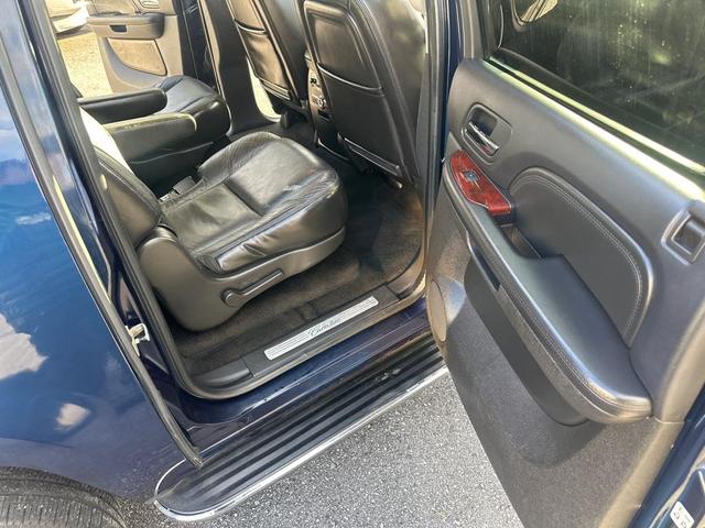 Photo of 2008 Dark Blue Cadillac Escalade ESV