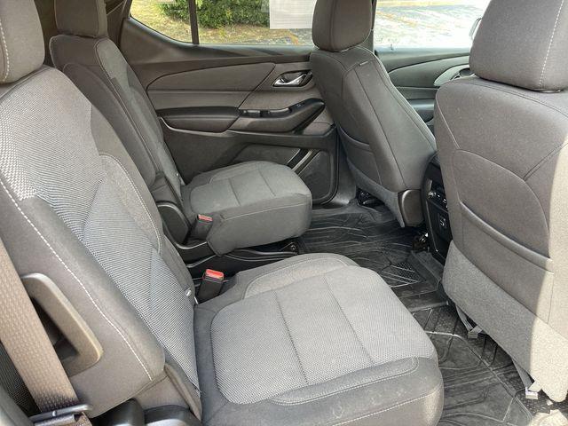 Photo of 2022 Mosaic Black Metallic Chevrolet Traverse