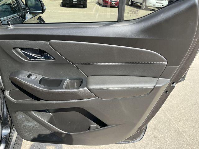 Photo of 2022 Mosaic Black Metallic Chevrolet Traverse