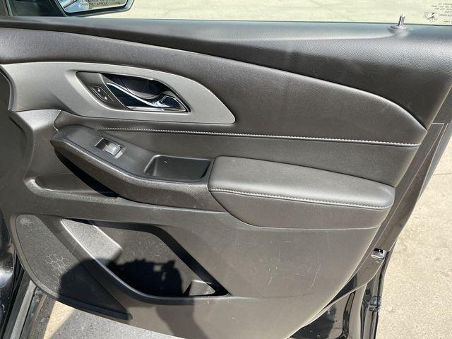 Photo of 2022 Mosaic Black Metallic Chevrolet Traverse