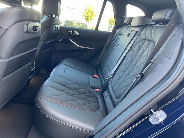Photo of 2026 Tanzanite Blue II Metallic BMW X5
