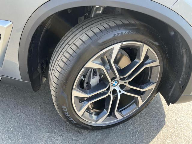 Photo of 2026 Gray Metallic BMW X5