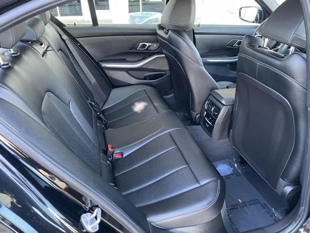 Photo of 2025 Black Sapphire Metallic BMW 330