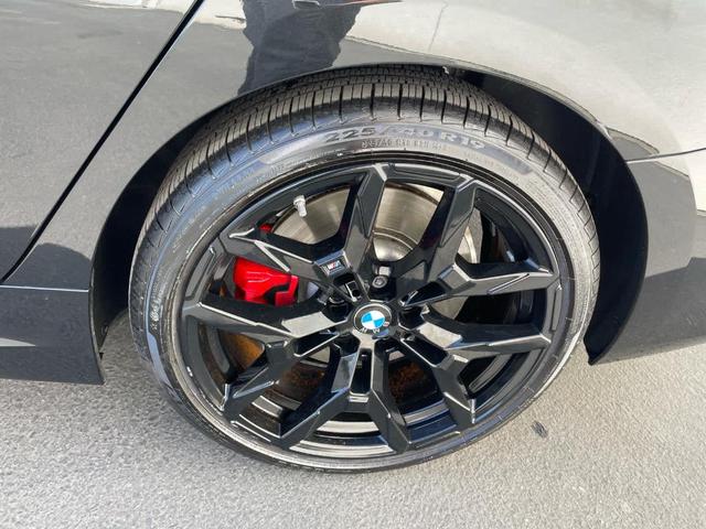 Photo of 2025 Black Sapphire Metallic BMW 330