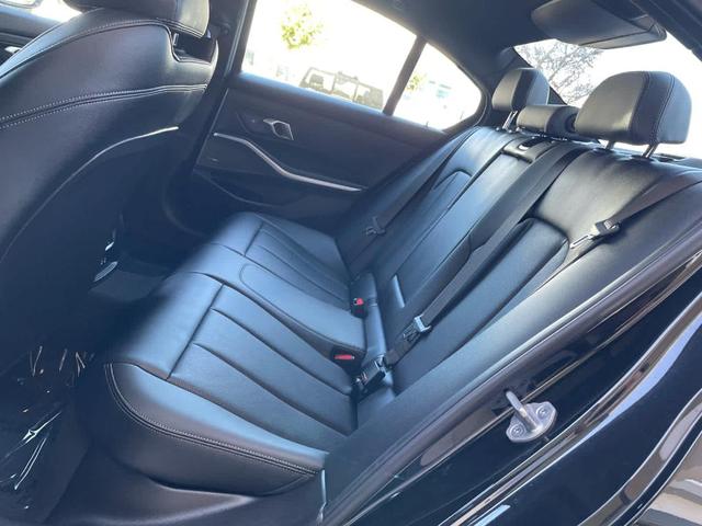 Photo of 2025 Black Sapphire Metallic BMW 330