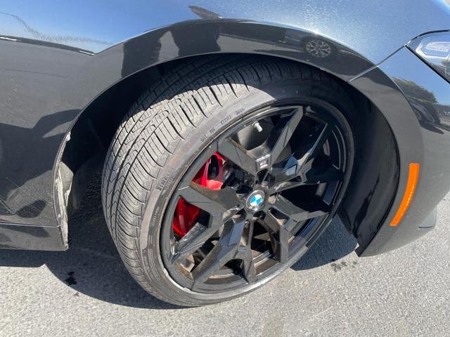 Photo of 2025 Black Sapphire Metallic BMW 330