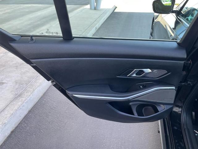 Photo of 2025 Black Sapphire Metallic BMW 330