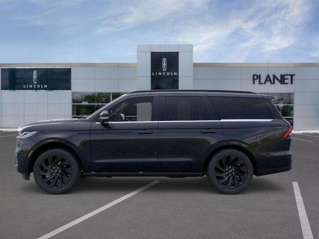Photo of 2025 Infinite Black Metallic Clearcoat Lincoln Navigator