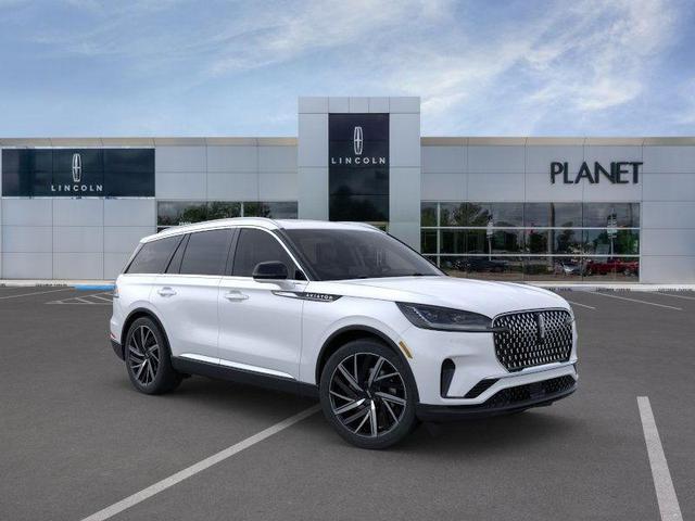 Photo of 2025 Pristine White Metallic Tri-Coat Lincoln Aviator