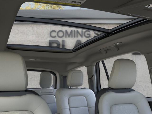 Photo of 2025 Pristine White Metallic Tri-Coat Lincoln Aviator