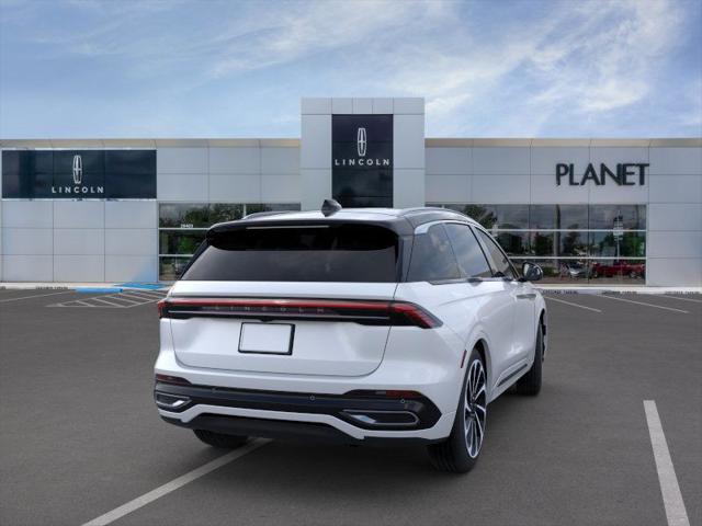 Photo of 2025 White Platinum Metallic Tri-Coat Lincoln Nautilus