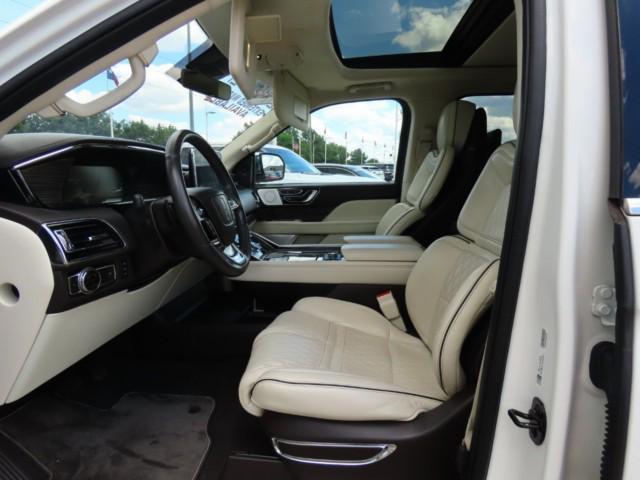 Photo of 2020 Pristine White Lincoln Navigator
