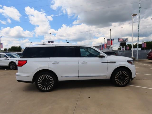Photo of 2020 Pristine White Lincoln Navigator