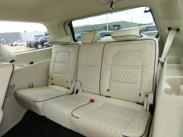 Photo of 2020 Pristine White Lincoln Navigator
