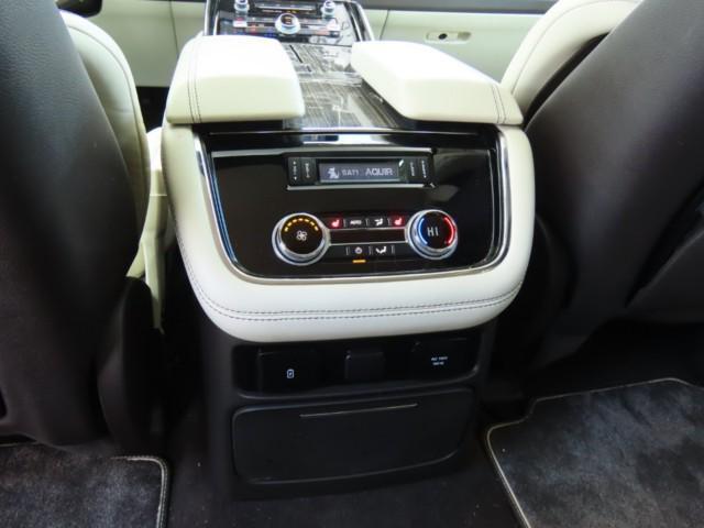 Photo of 2020 Pristine White Lincoln Navigator