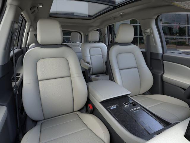 Photo of 2025 Asher Gray Metallic Clearcoat Lincoln Aviator