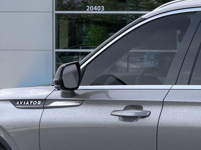 Photo of 2025 Asher Gray Metallic Clearcoat Lincoln Aviator