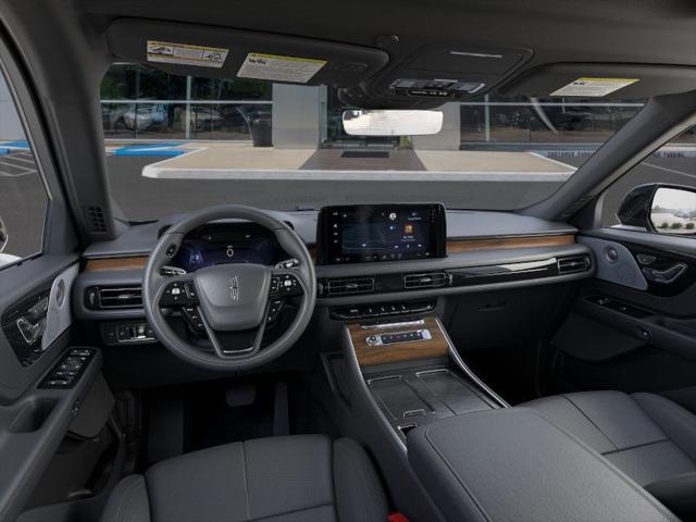 Photo of 2025 Crystal White Metallic Clearcoat Lincoln Aviator