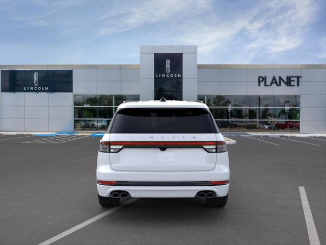 Photo of 2025 Crystal White Metallic Clearcoat Lincoln Aviator