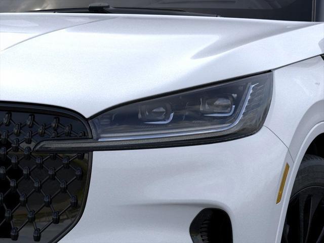 Photo of 2025 Crystal White Metallic Clearcoat Lincoln Aviator