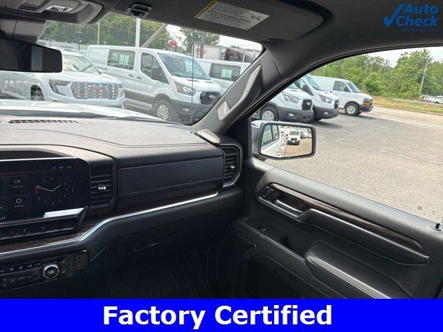 Photo of 2023 Summit White GMC Sierra 1500