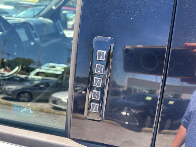 Photo of 2017 Oxford White Ford F-150