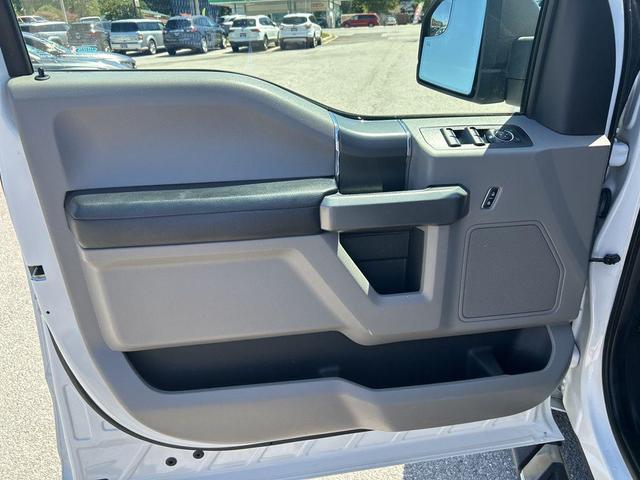 Photo of 2017 Oxford White Ford F-150