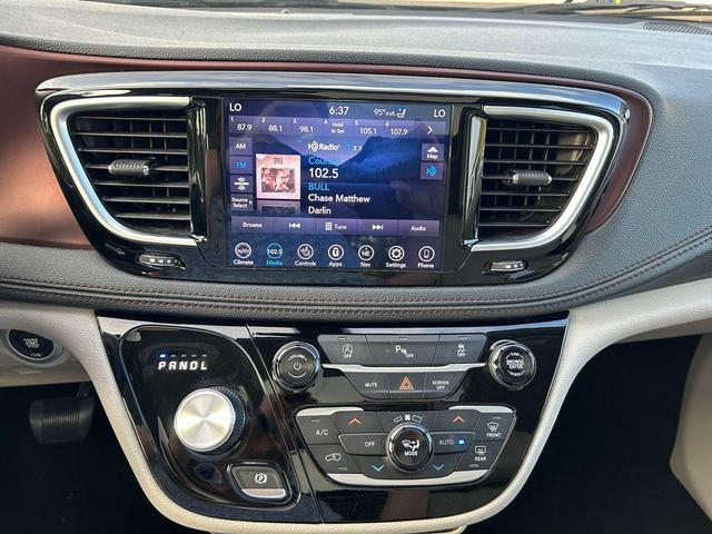 Photo of 2020 Maximum Steel Metallic Clearcoat Chrysler Pacifica