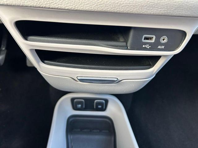 Photo of 2020 Maximum Steel Metallic Clearcoat Chrysler Pacifica