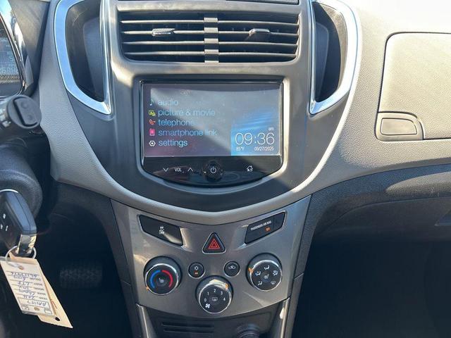 Photo of 2016 Cyber Gray Metallic Chevrolet Trax