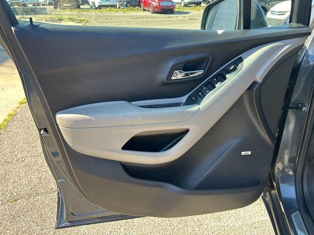 Photo of 2016 Cyber Gray Metallic Chevrolet Trax