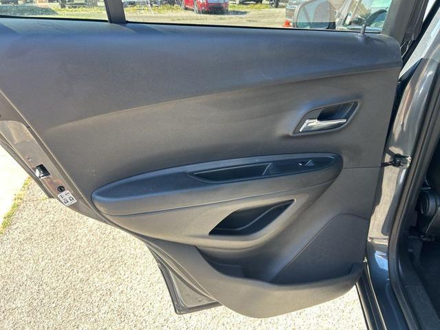 Photo of 2016 Cyber Gray Metallic Chevrolet Trax
