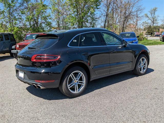Photo of 2016 Black Porsche Macan