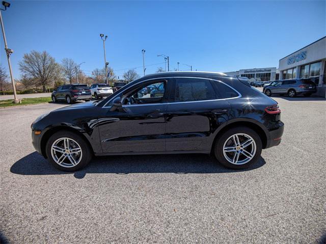 Photo of 2016 Black Porsche Macan