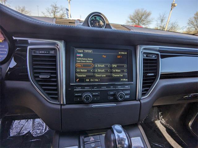 Photo of 2016 Black Porsche Macan