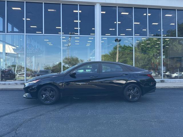 Photo of 2023 Onyx Black Hyundai ELANTRA