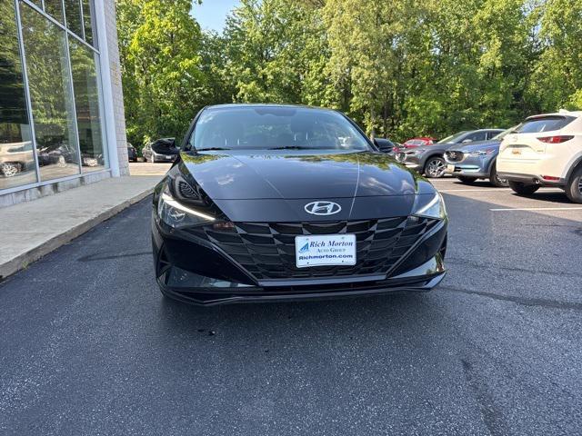 Photo of 2023 Onyx Black Hyundai ELANTRA