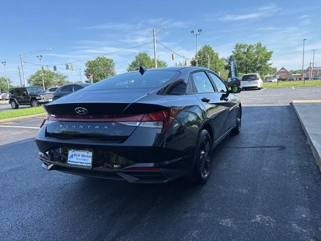 Photo of 2023 Onyx Black Hyundai ELANTRA